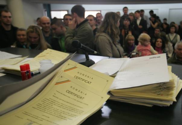 România a schimbat formatului certificatului de cetățenie
